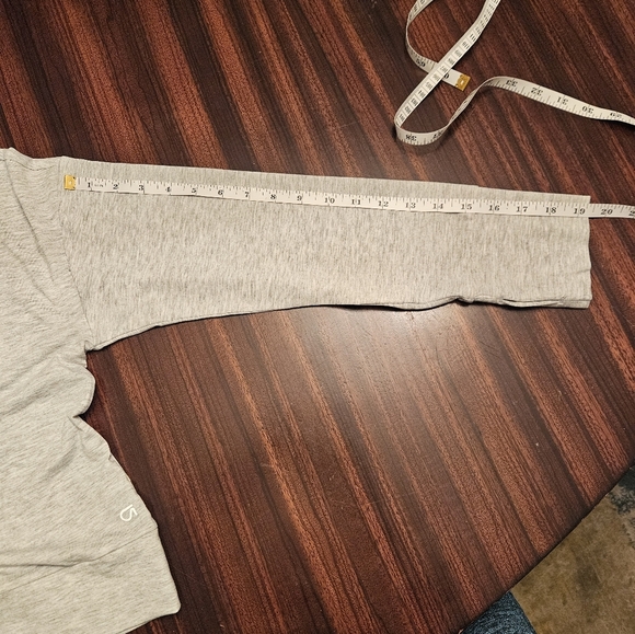 Gap Fit Light Gray Lightweight Cropped Boxy Pullover Hoodie Thumb Holes M EUC - Picture 8 of 11